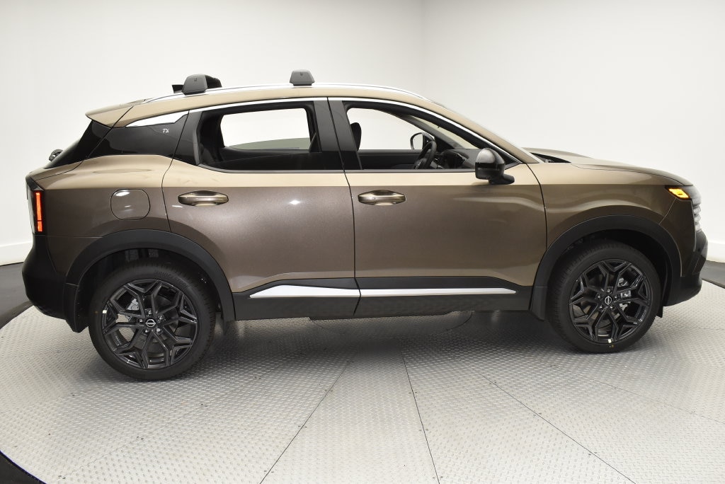 New 2027 Nissan Kicks SR SUV
