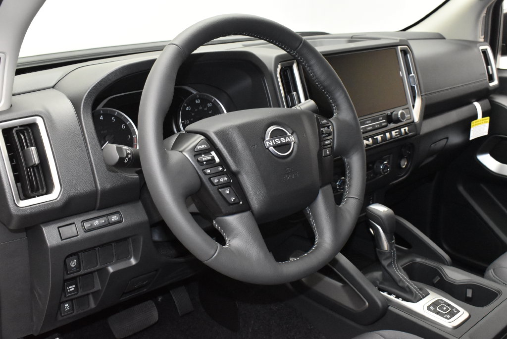2026 Nissan Frontier SV - Photo 16