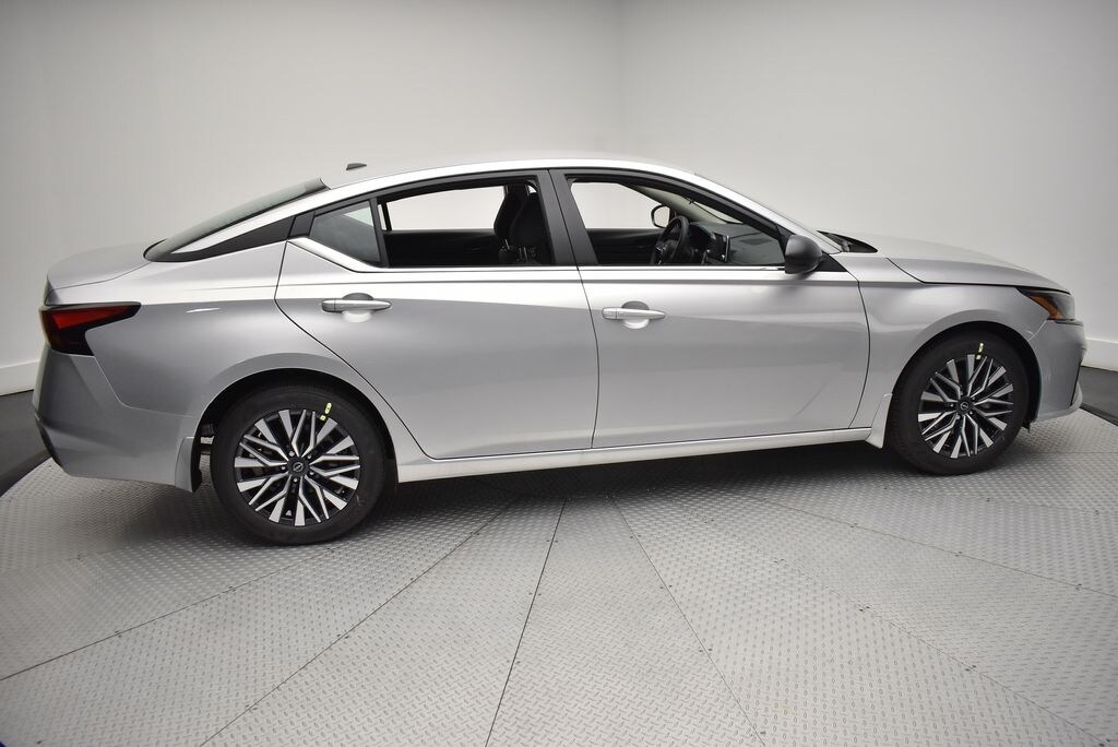 New 2026 Nissan Altima SV Sedan