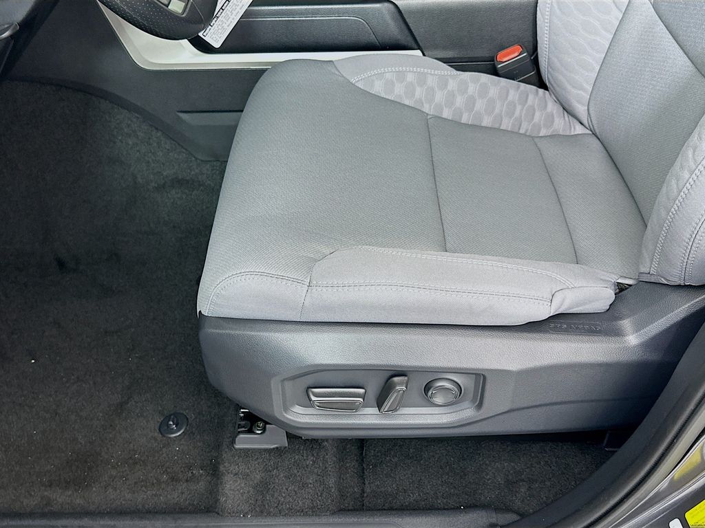 2025 Toyota Tundra SR5 - Photo 19