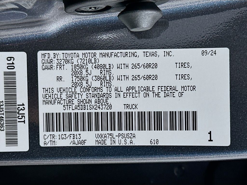 2025 Toyota Tundra SR5 - Photo 31
