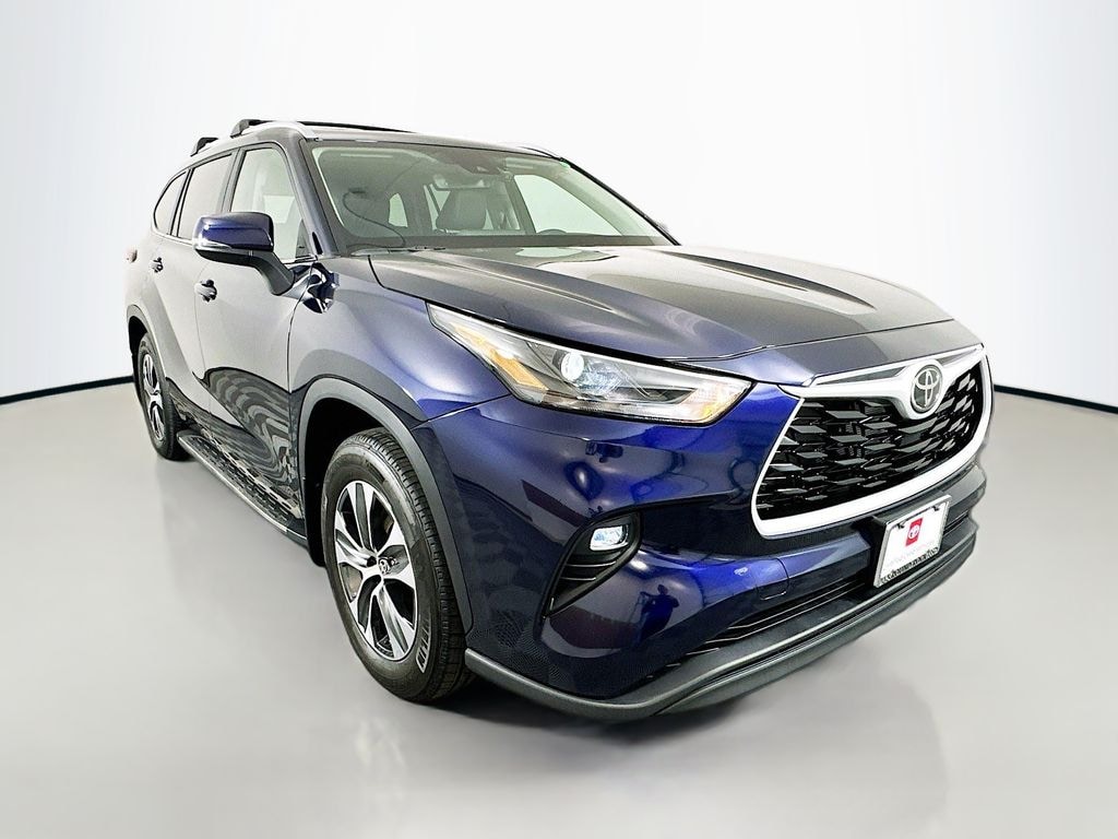 Used 2025 Toyota Highlander XLE SUV