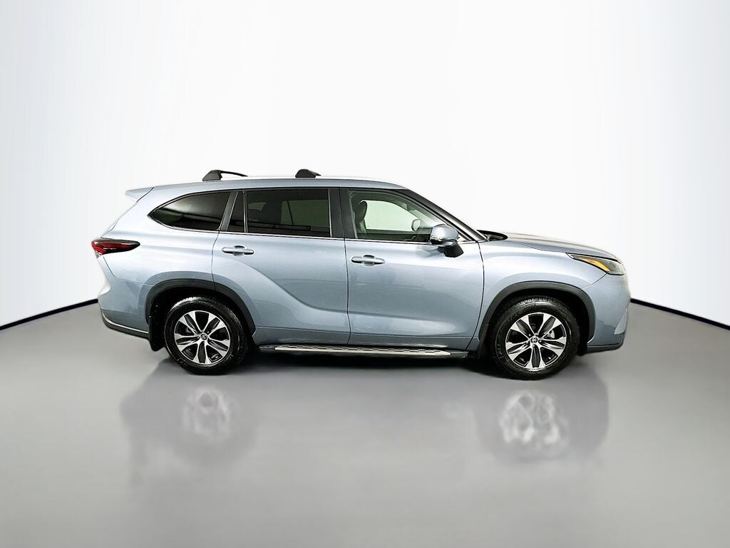 Used 2024 Toyota Highlander Hybrid XLE SUV