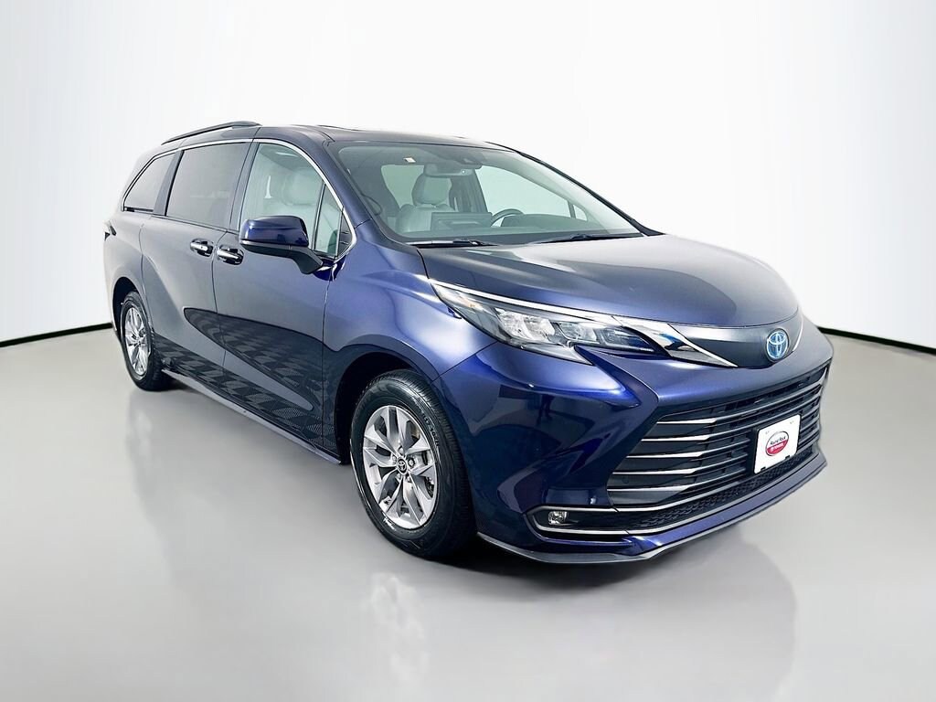 Certified 2025 Toyota Sienna XLE Van Passenger Van