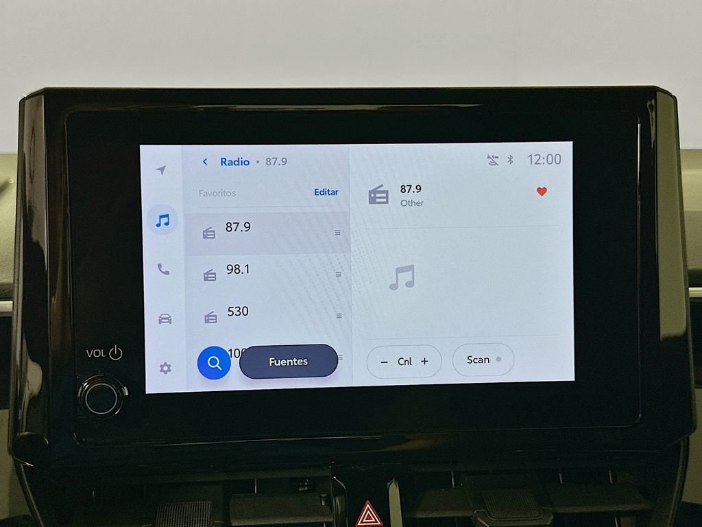 2024 Toyota Corolla SE - Photo 14