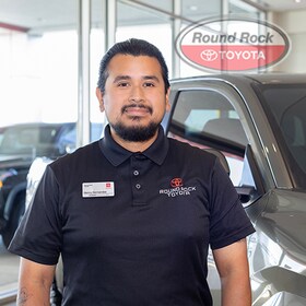 Staff member Henry Hernandez from ID_f08b9f048cac