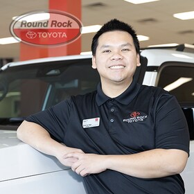 Staff member Tommy Ngo from ID_f08b9f048cac