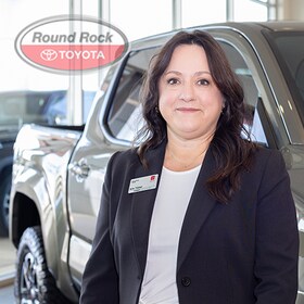 Staff member Kim Tibbet from ID_e8ec615f2c06