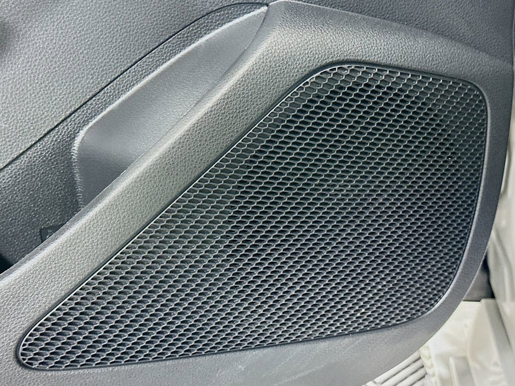 2024 Toyota Corolla SE - Photo 18