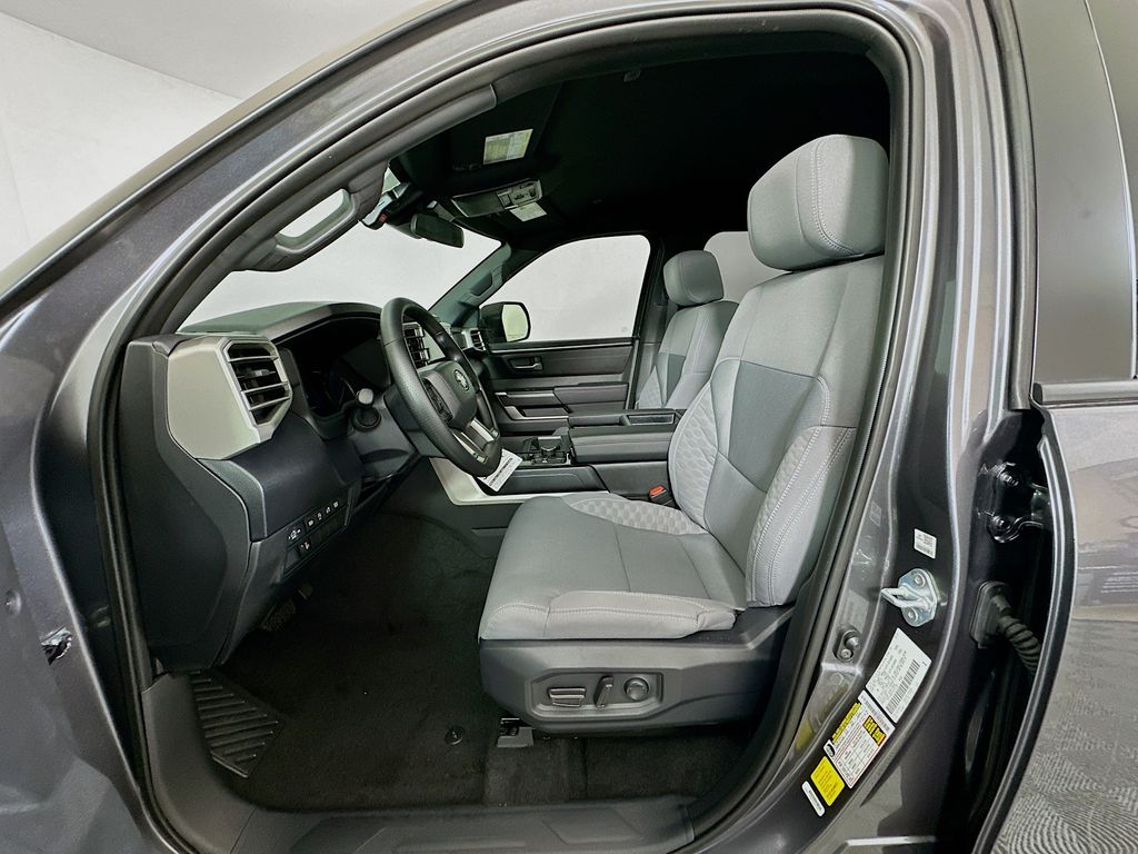 2025 Toyota Tundra SR5 - Photo 20