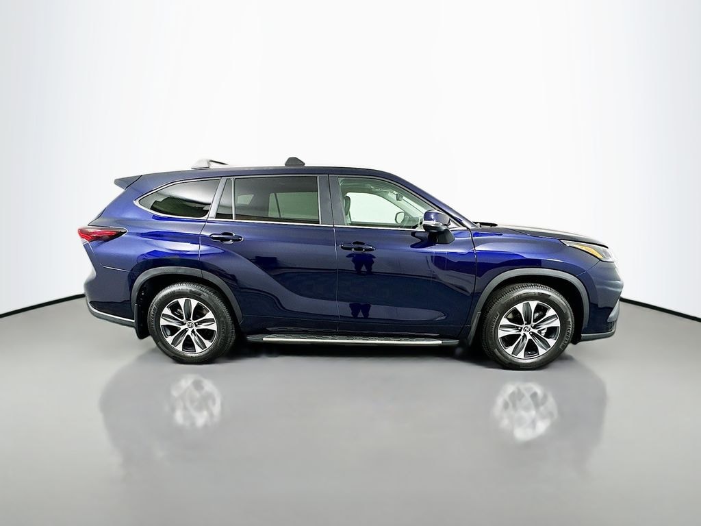 Used 2025 Toyota Highlander XLE SUV