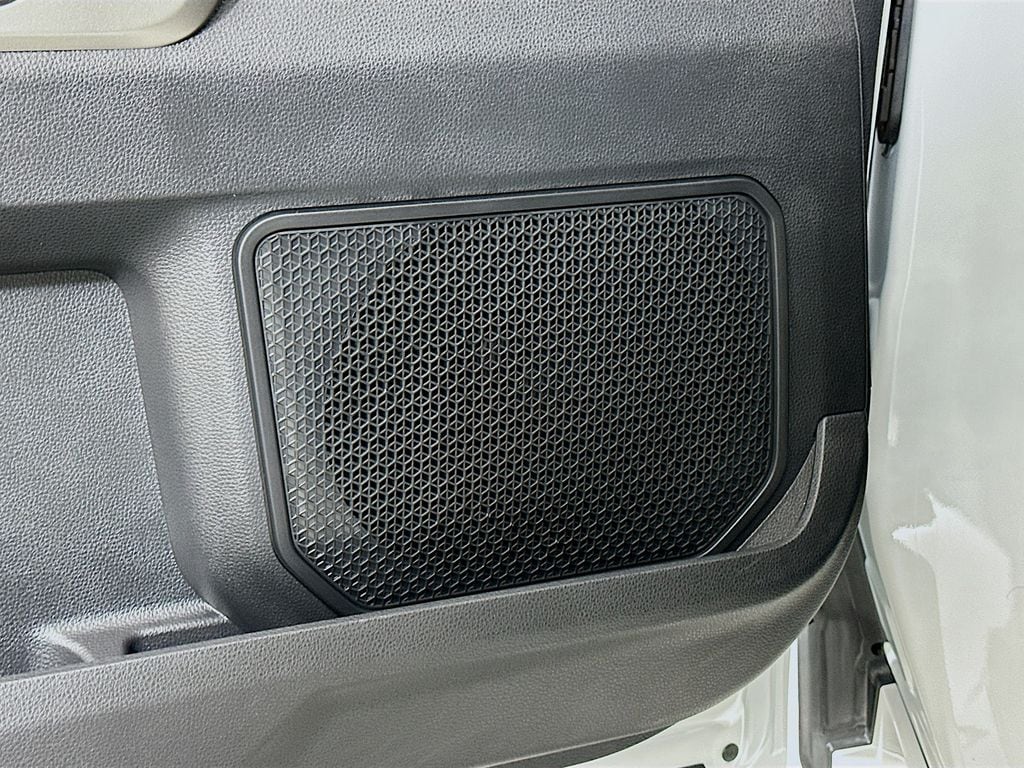 2026 Toyota Tundra SR5 - Photo 18