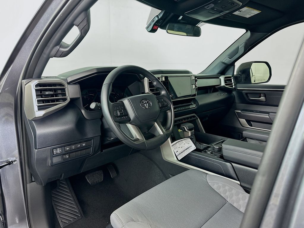 2025 Toyota Tundra SR5 - Photo 9