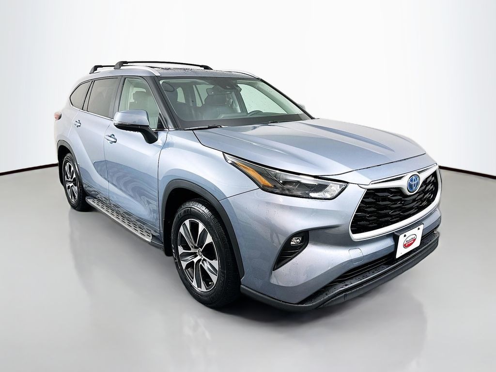 Used 2024 Toyota Highlander Hybrid XLE SUV