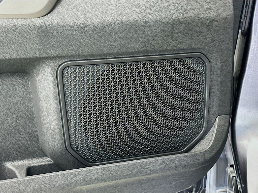 2025 Toyota Tundra SR5 - Photo 18
