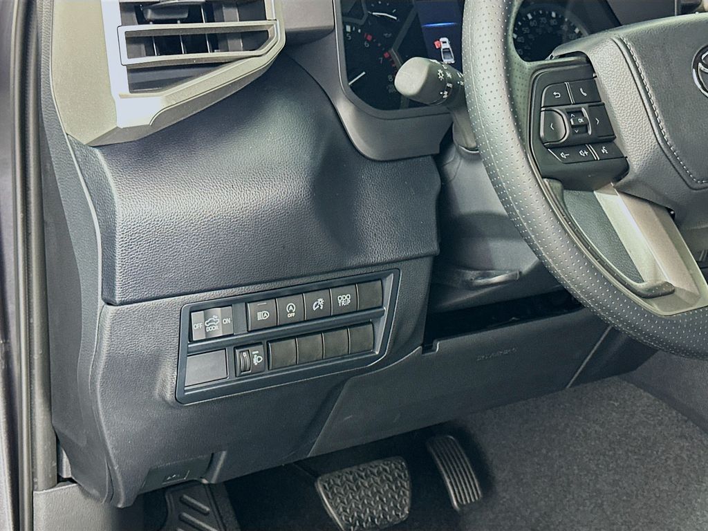 2025 Toyota Tundra SR5 - Photo 10