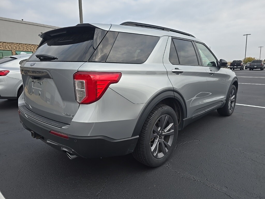 2022 Ford Explorer XLT photo 2