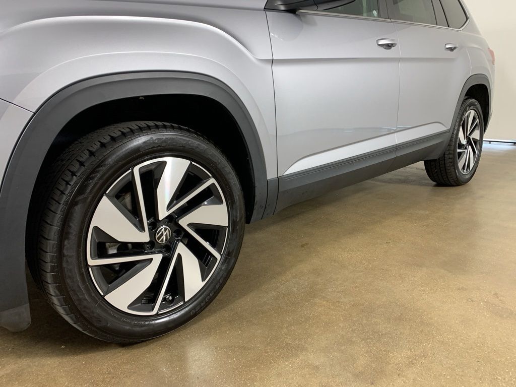 Used 2024 Volkswagen Atlas 2.0T SE w/Technology SUV