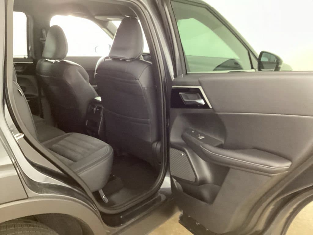 2026 Mitsubishi Outlander LE - Photo 19