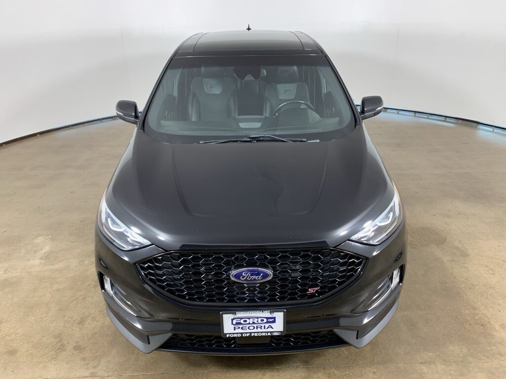 2020 Ford Edge ST photo 3