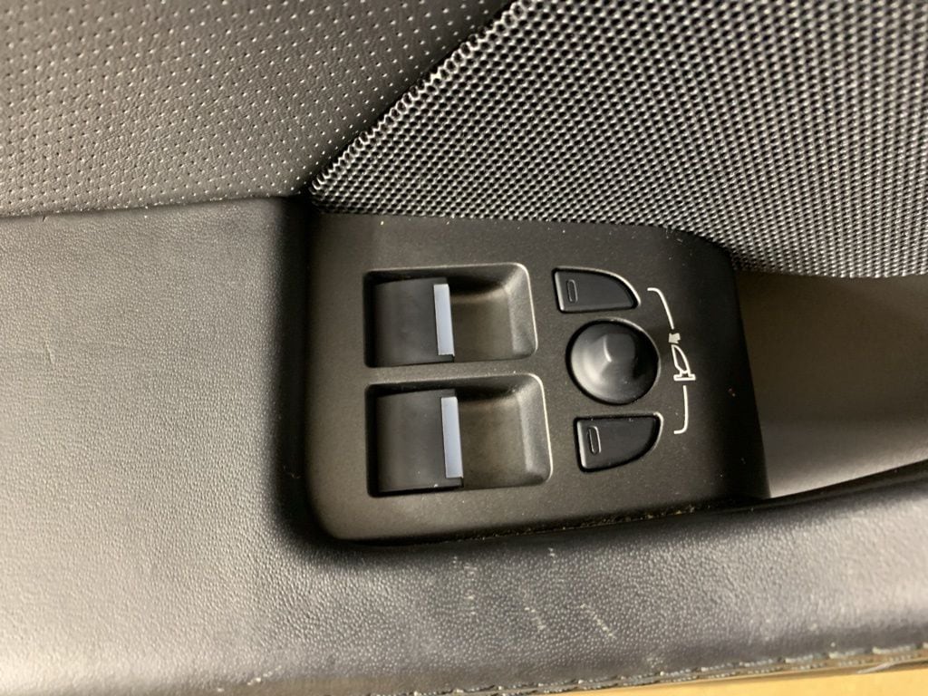 2021 Jaguar F-TYPE R-Dynamic - Photo 19