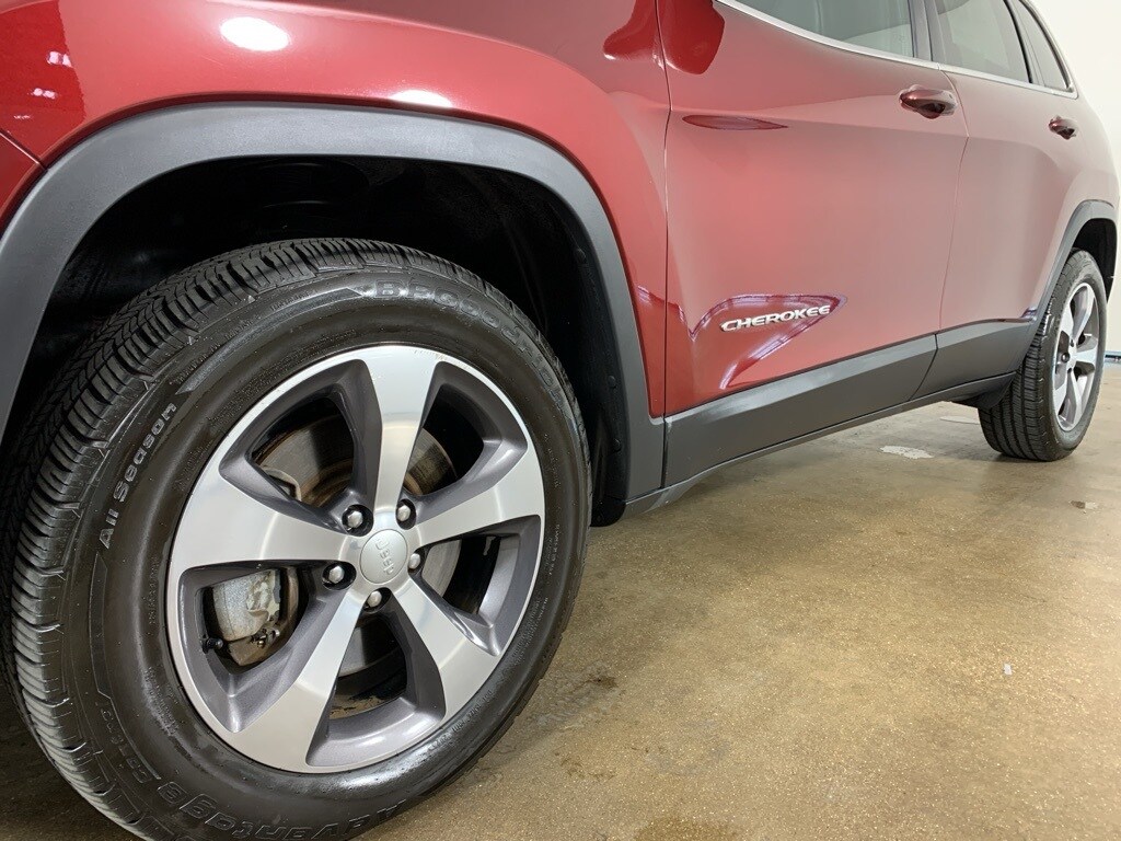 2020 Jeep Cherokee Limited photo 2