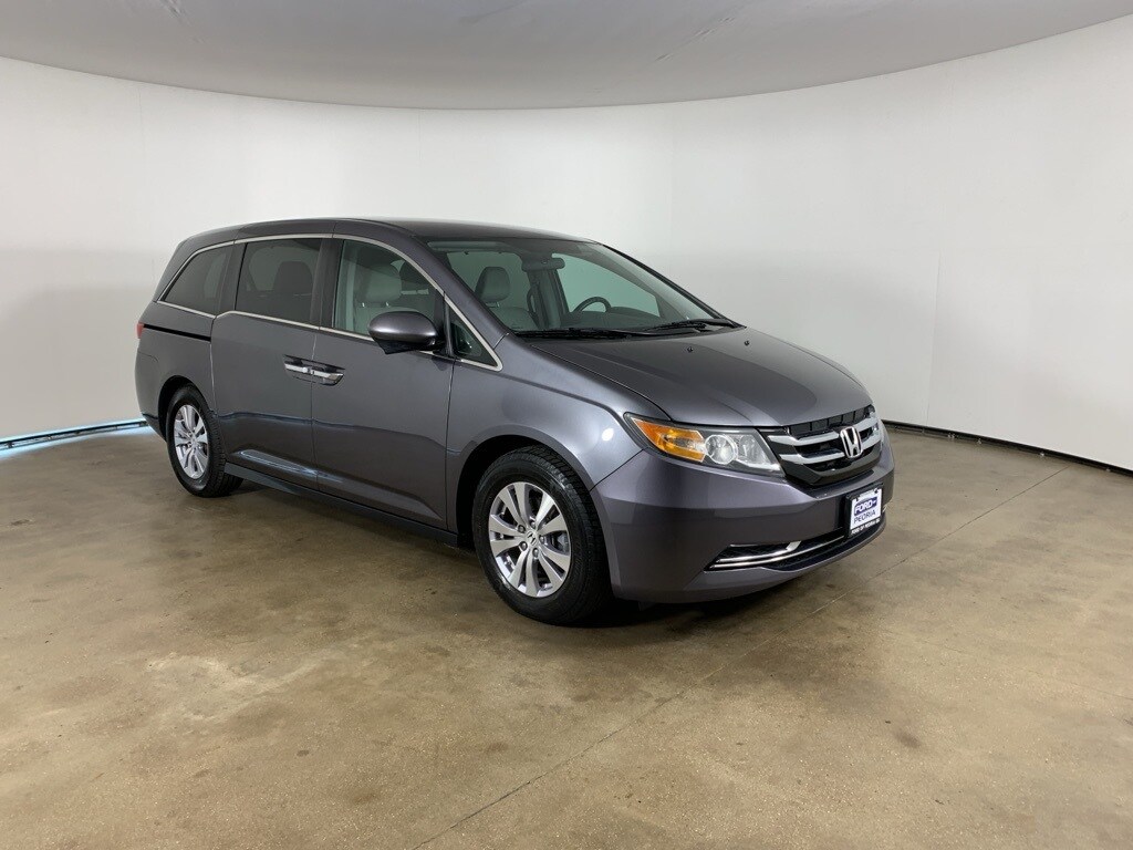 2016 Honda Odyssey SE photo 4