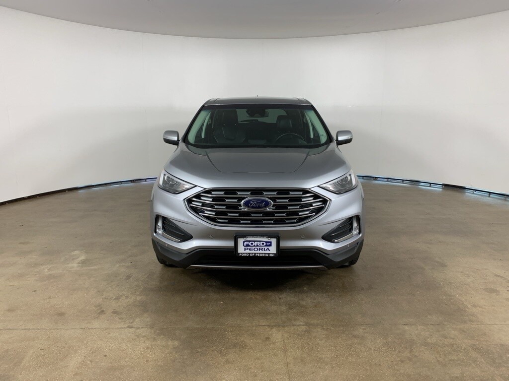 2022 Ford Edge Titanium photo 3