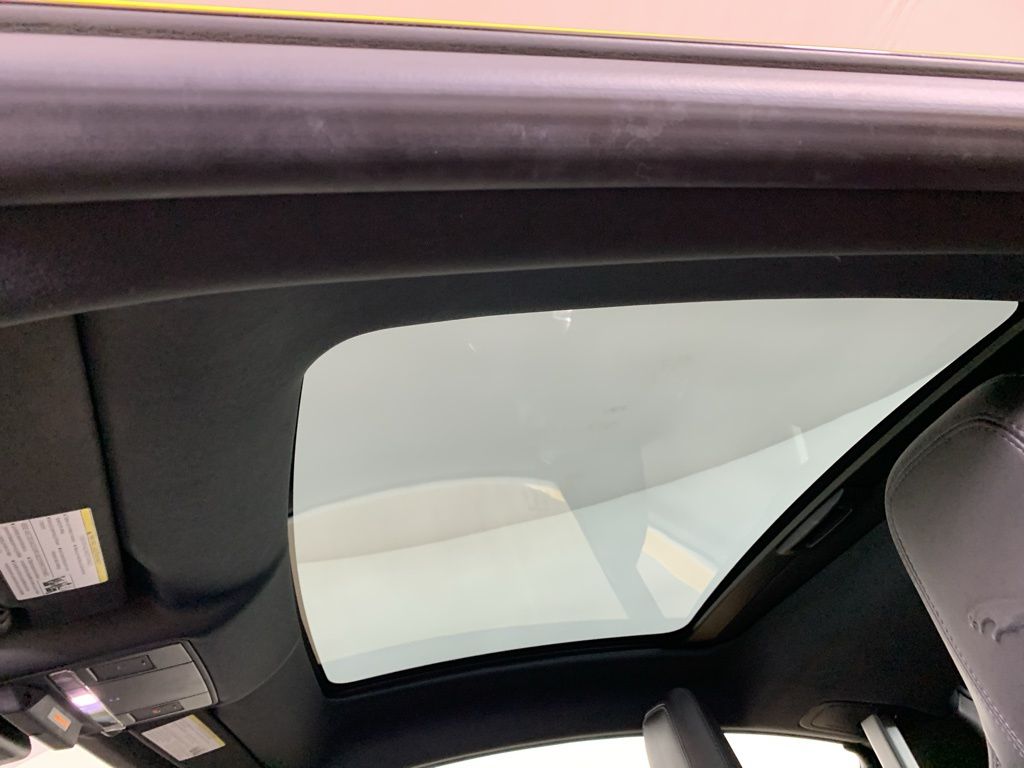 2021 Jaguar F-TYPE R-Dynamic - Photo 30