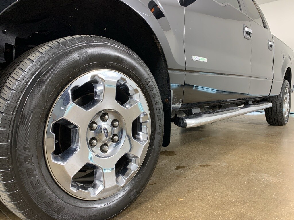 2011 Ford F-150 XLT photo 2