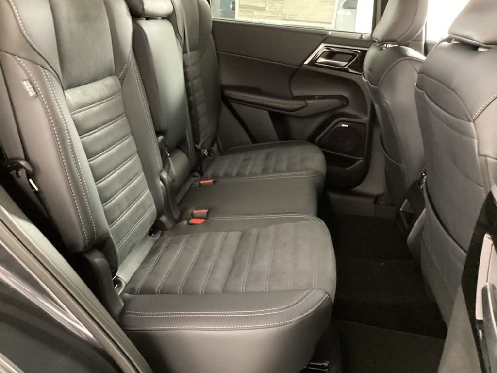 2026 Mitsubishi Outlander LE - Photo 20