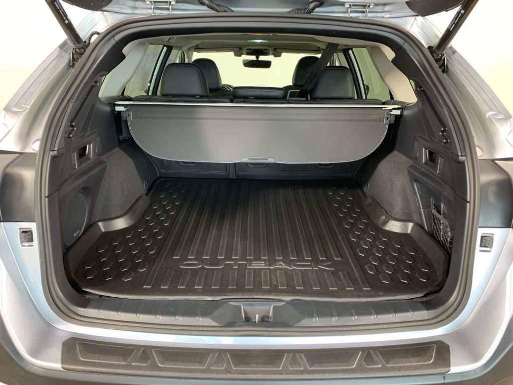 2022 Subaru Outback Limited - Photo 13