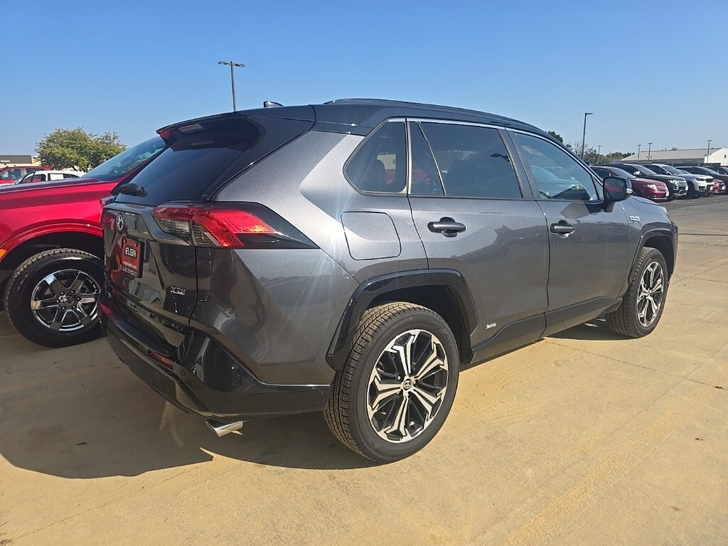 2022 Toyota RAV4 Prime XSE Premium photo 3