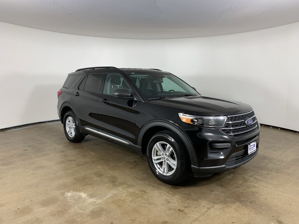 2023 Ford Explorer XLT photo 3