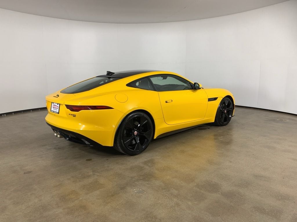 2021 Jaguar F-TYPE R-Dynamic - Photo 8