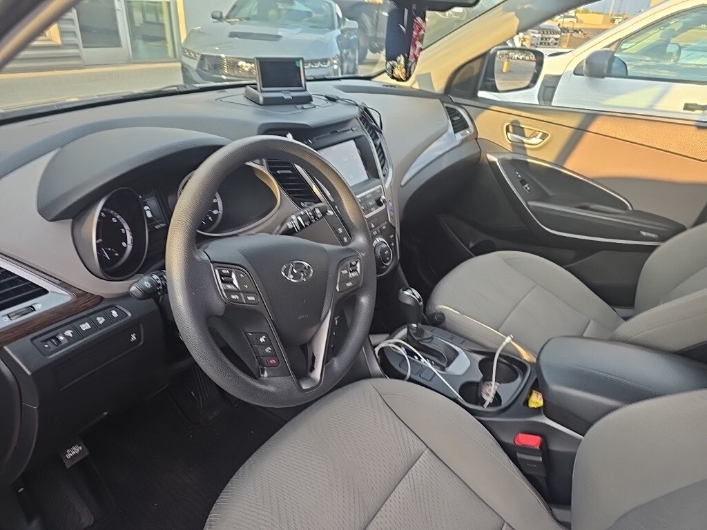 2017 Hyundai Santa Fe Sport Base photo 2