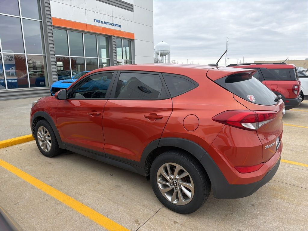Used 2017 Hyundai Tucson SE with VIN KM8J23A48HU580101 for sale in Peoria, IL
