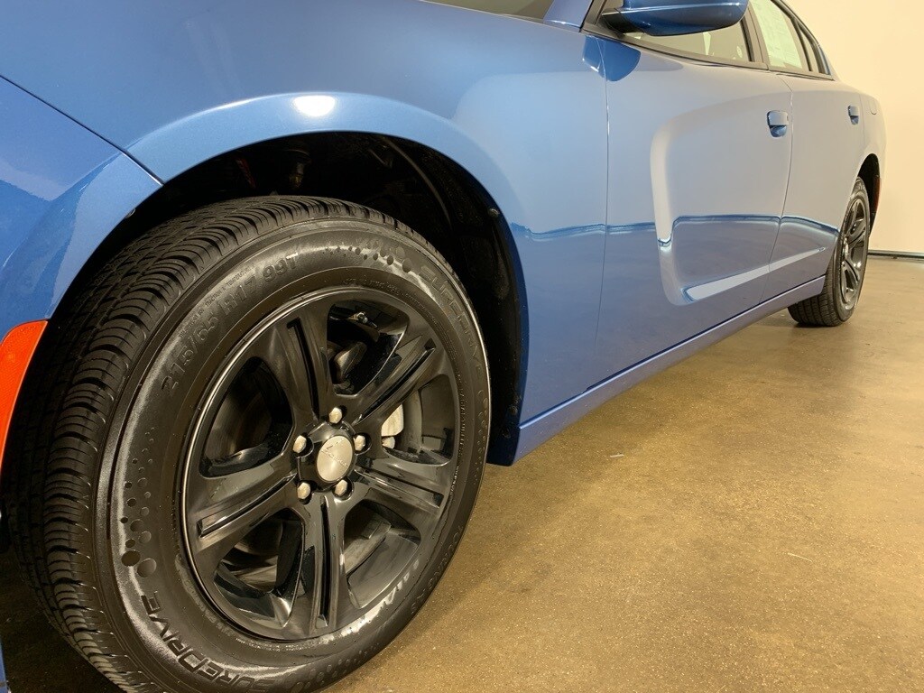 2022 Dodge Charger SXT photo 2