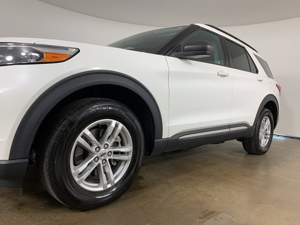 2022 Ford Explorer XLT photo 2