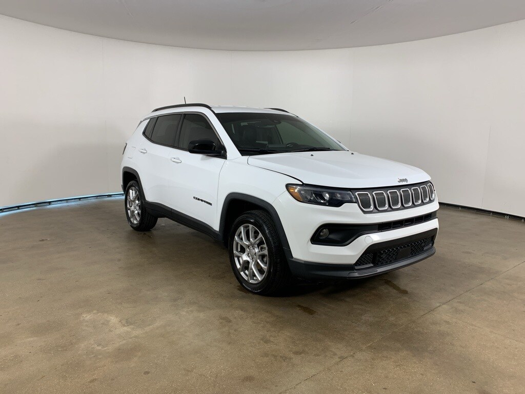 2022 Jeep Compass Latitude Lux photo 4
