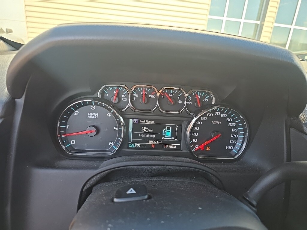 2015 Chevrolet Suburban LT photo 3