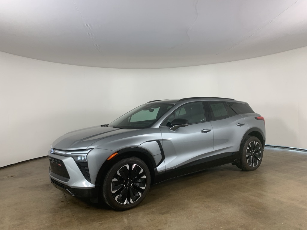 Used 2024 Chevrolet Blazer EV RS with VIN 3GNKDCRJ6RS168037 for sale in Peoria, IL