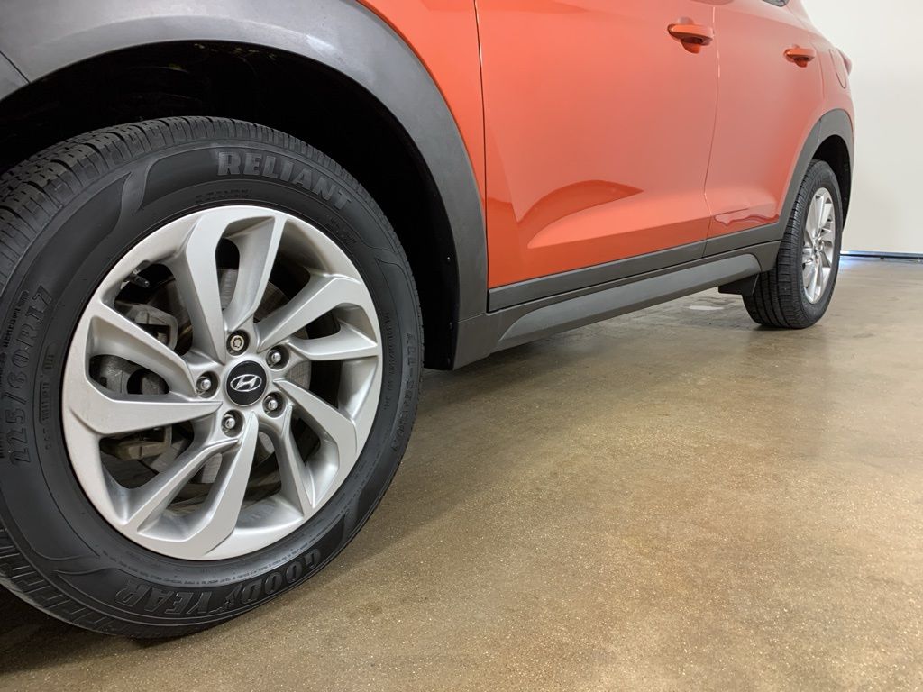 Used 2017 Hyundai Tucson SE with VIN KM8J23A48HU580101 for sale in Peoria, IL