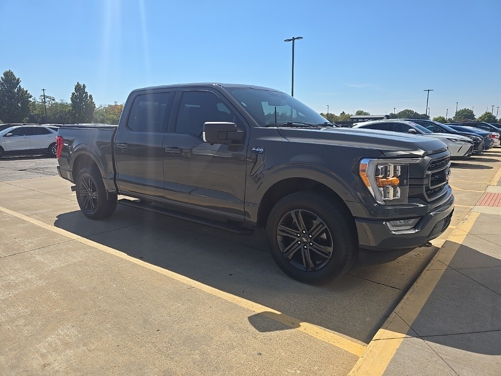2021 Ford F-150 XLT photo 3