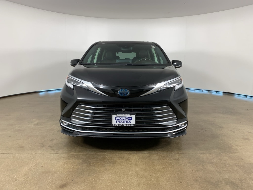 Used 2021 Toyota Sienna Platinum Minivan/Van