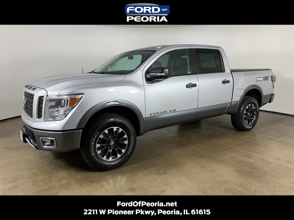 2019 Nissan Titan PRO-4X's photo