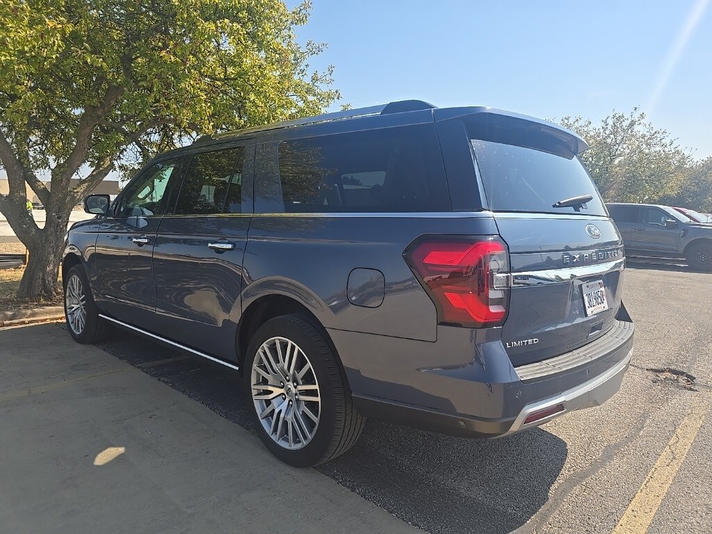 2022 Ford Expedition MAX Limited photo 2