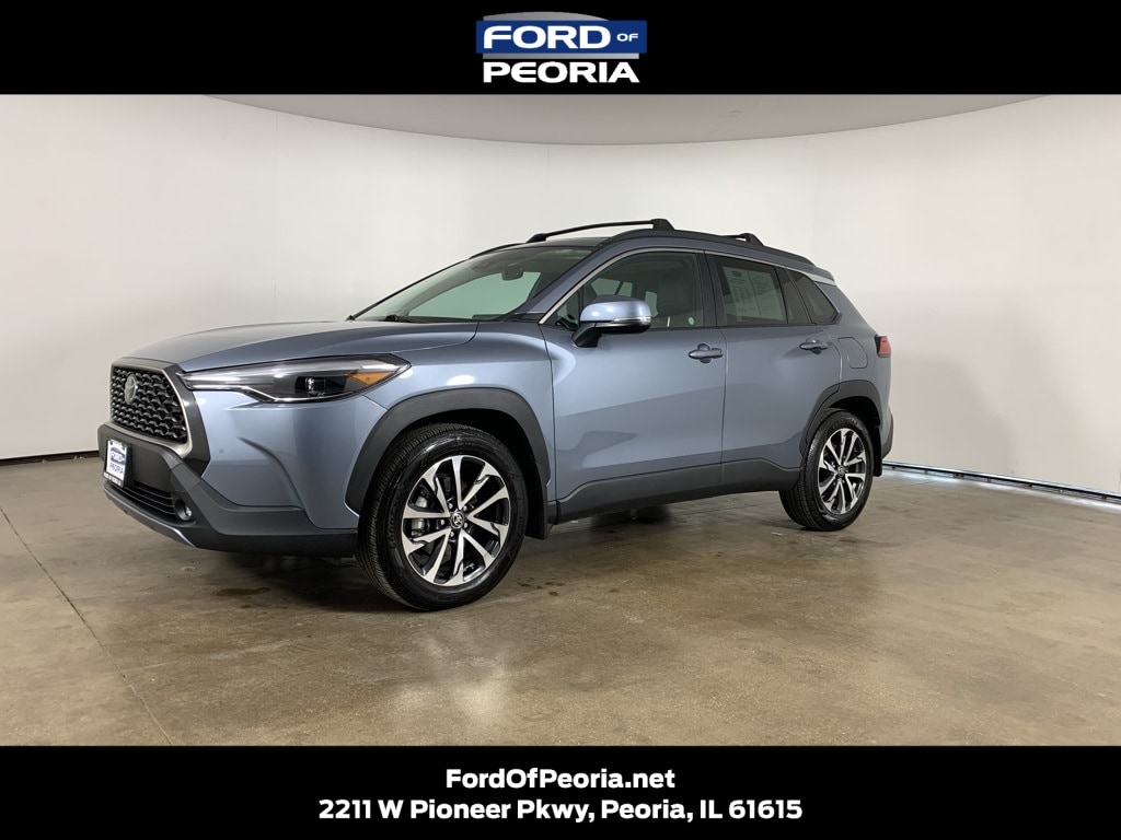 2022 Toyota Corolla Cross XLE's photo