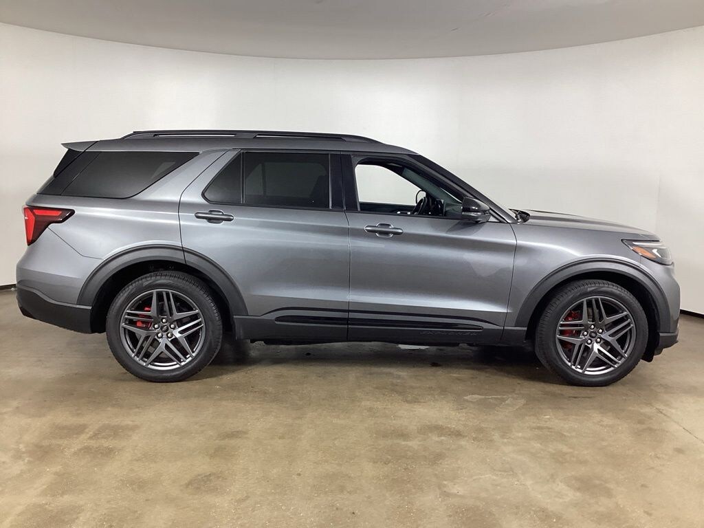 Used 2025 Ford Explorer ST SUV