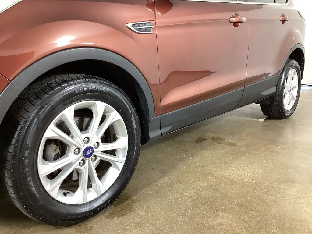 Used 2018 Ford Escape SE with VIN 1FMCU0GDXJUA37850 for sale in Peoria, IL